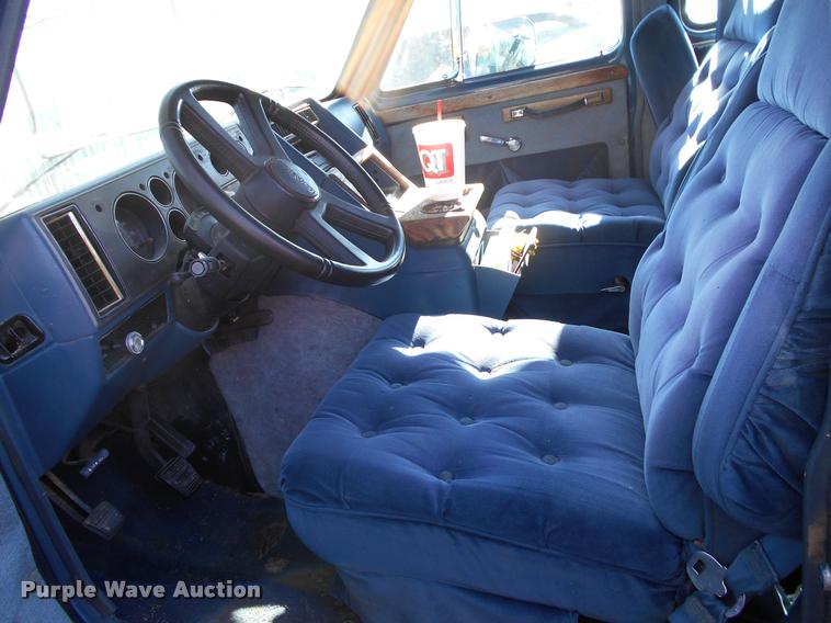 image for item AT9663 1990 GMC Vandura G2500 van