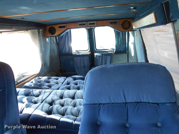 image for item AT9663 1990 GMC Vandura G2500 van