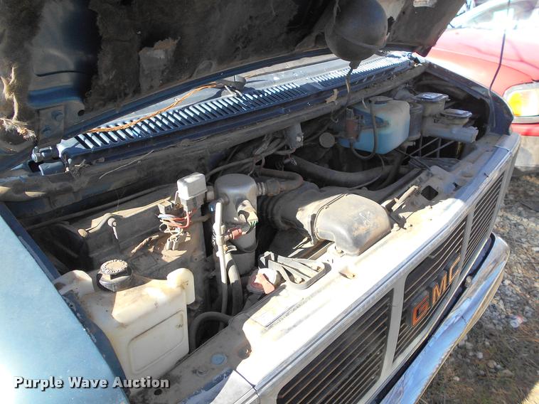 image for item AT9663 1990 GMC Vandura G2500 van