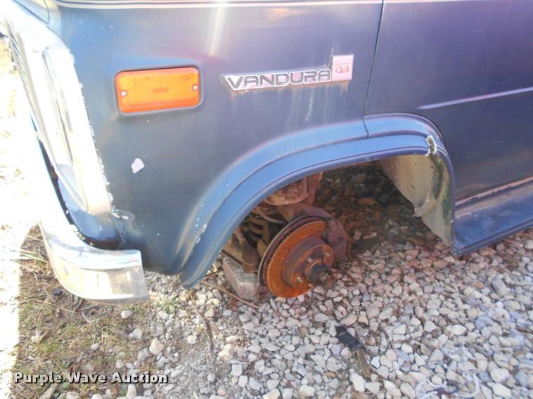 image for item AT9663 1990 GMC Vandura G2500 van