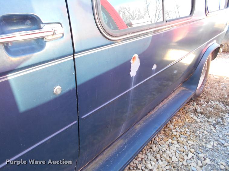 image for item AT9663 1990 GMC Vandura G2500 van
