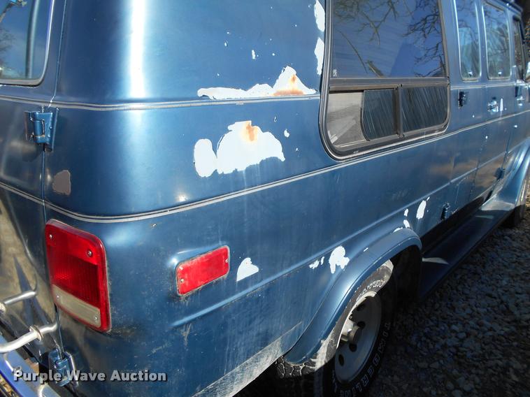 image for item AT9663 1990 GMC Vandura G2500 van