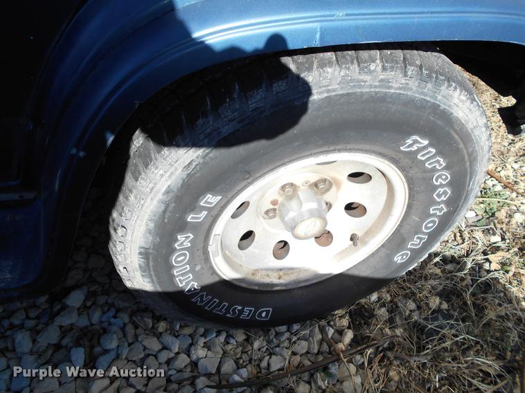 image for item AT9663 1990 GMC Vandura G2500 van