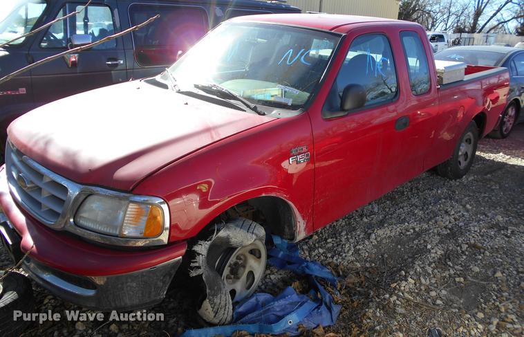 image for item AT9664 2003 Ford F150 SuperCab pickup truck