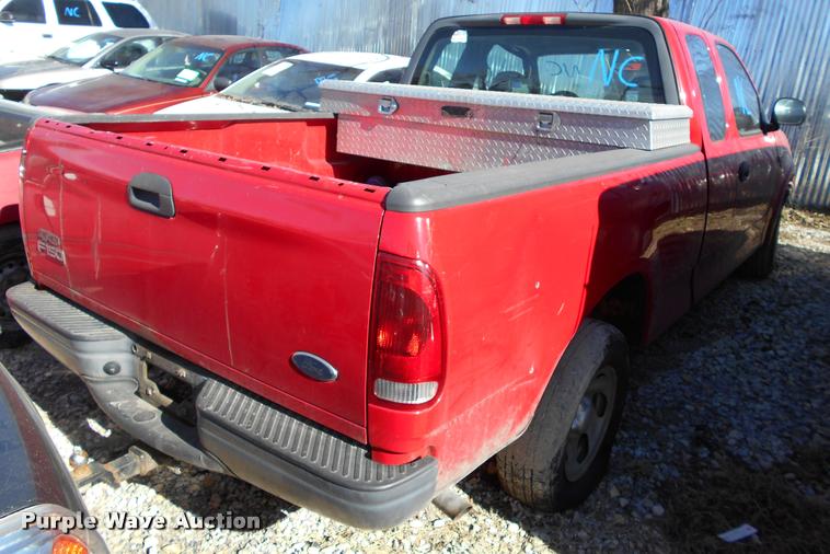 image for item AT9664 2003 Ford F150 SuperCab pickup truck