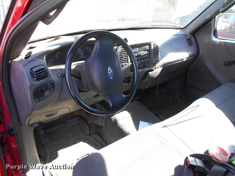 image for item AT9664 2003 Ford F150 SuperCab pickup truck