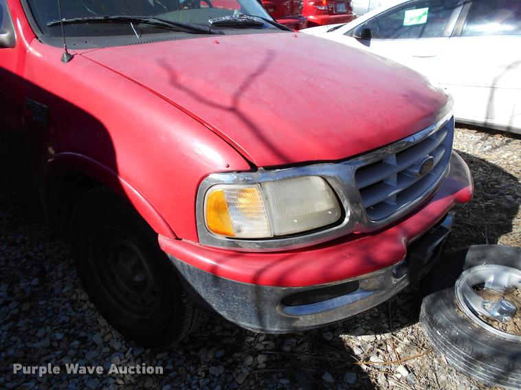 image for item AT9664 2003 Ford F150 SuperCab pickup truck