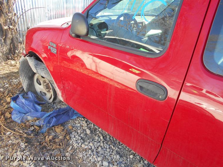 image for item AT9664 2003 Ford F150 SuperCab pickup truck