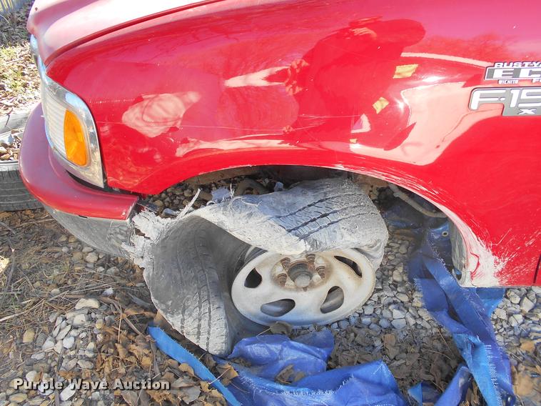 image for item AT9664 2003 Ford F150 SuperCab pickup truck