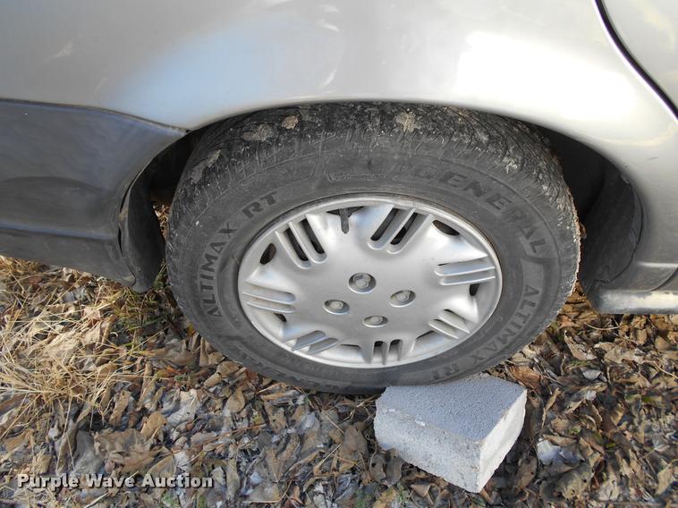 image for item AT9667 1998 Saturn SL SL1