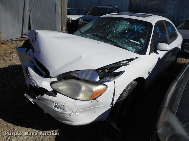 image for item AT9673 2002 Ford Taurus