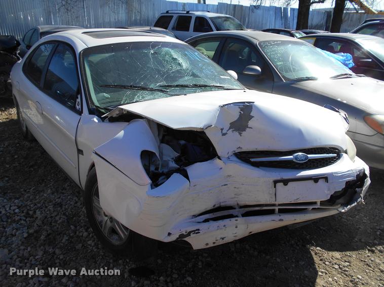 image for item AT9673 2002 Ford Taurus