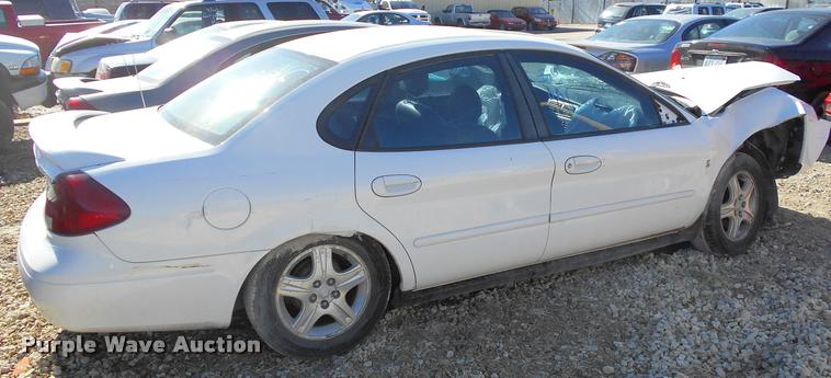 image for item AT9673 2002 Ford Taurus
