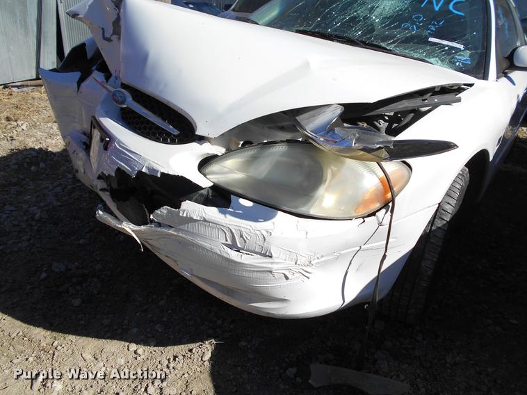 image for item AT9673 2002 Ford Taurus