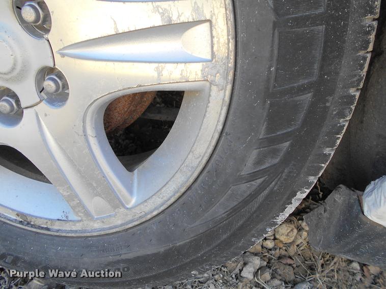 image for item AT9673 2002 Ford Taurus