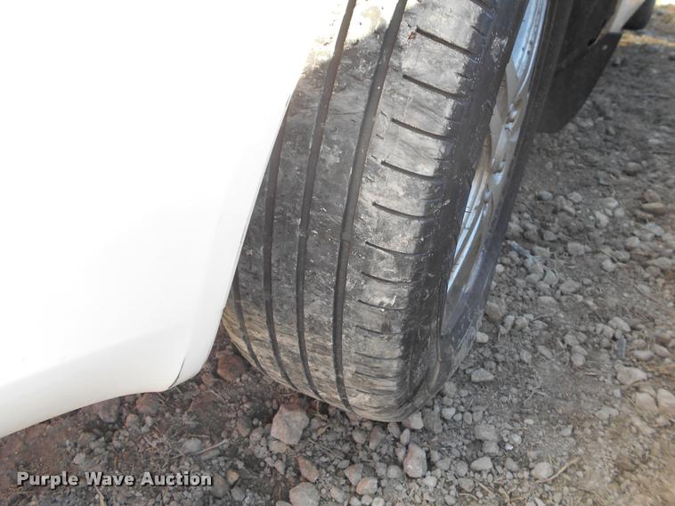 image for item AT9673 2002 Ford Taurus