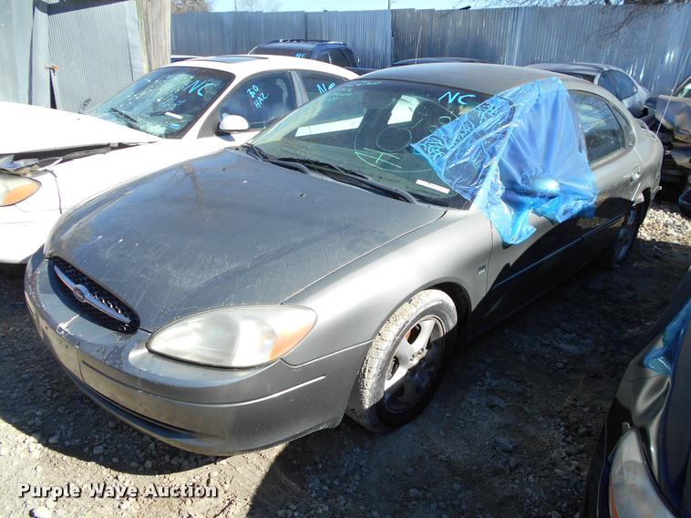 image for item AT9674 2001 Ford Taurus