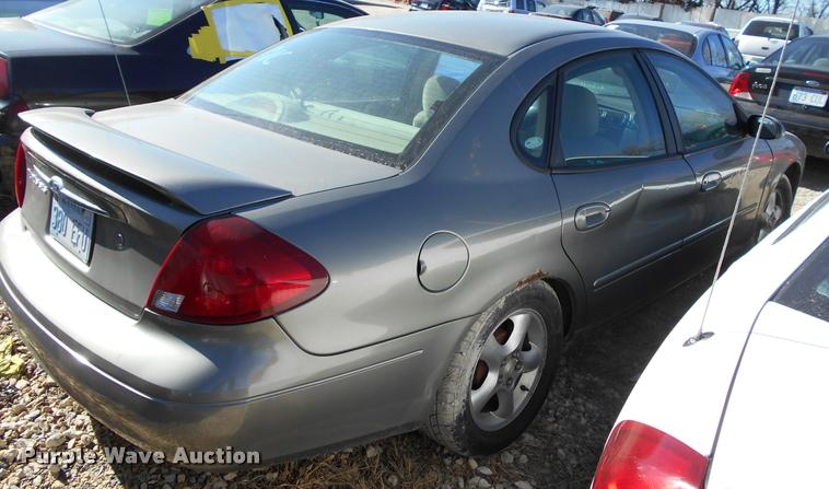 image for item AT9674 2001 Ford Taurus