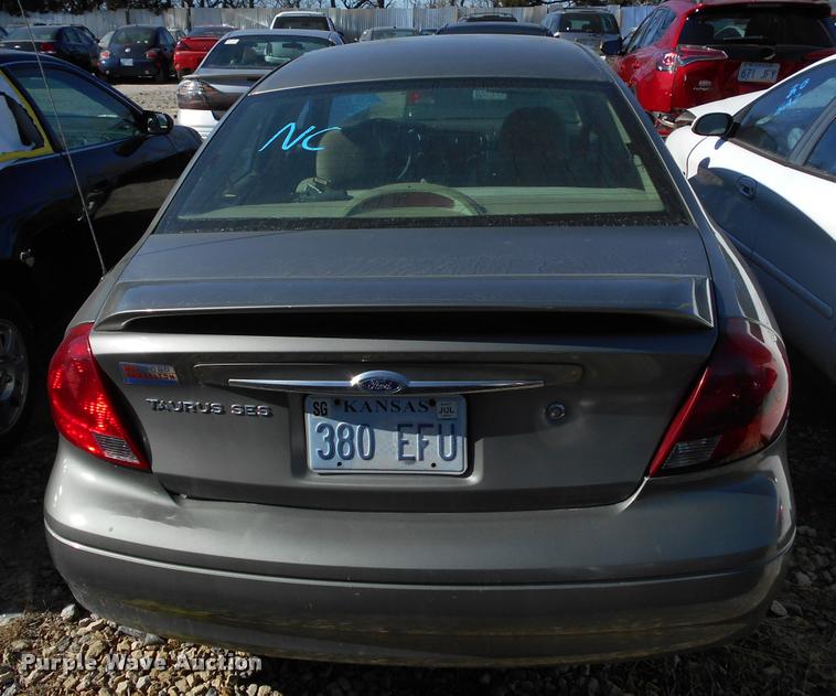 image for item AT9674 2001 Ford Taurus