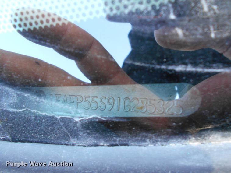 image for item AT9674 2001 Ford Taurus