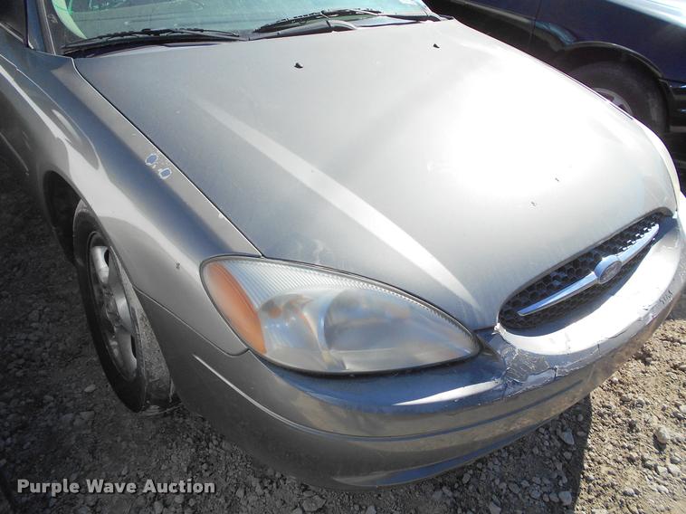 image for item AT9674 2001 Ford Taurus