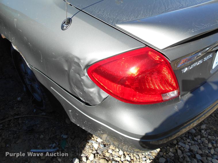 image for item AT9674 2001 Ford Taurus