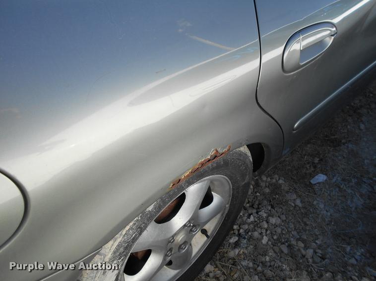 image for item AT9674 2001 Ford Taurus