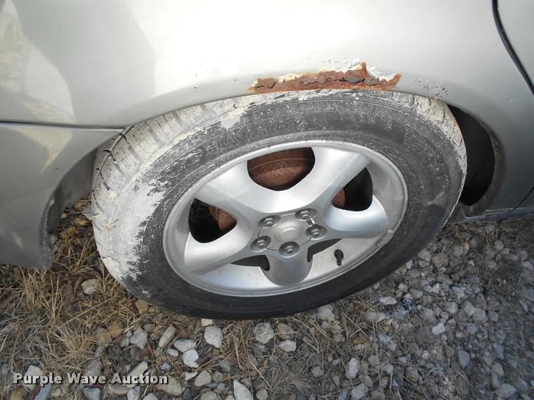 image for item AT9674 2001 Ford Taurus