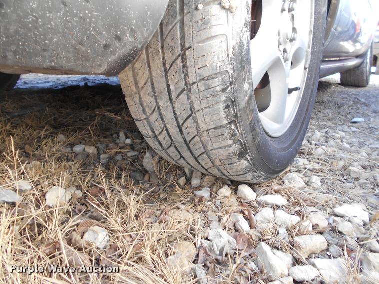 image for item AT9674 2001 Ford Taurus