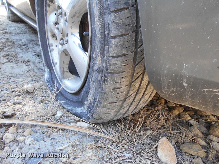 image for item AT9674 2001 Ford Taurus