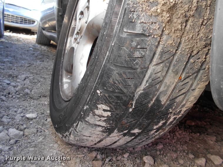 image for item AT9674 2001 Ford Taurus