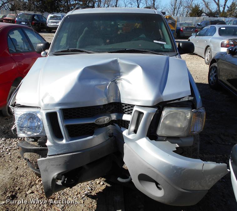 image for item AT9676 2001 Ford Explorer SUV