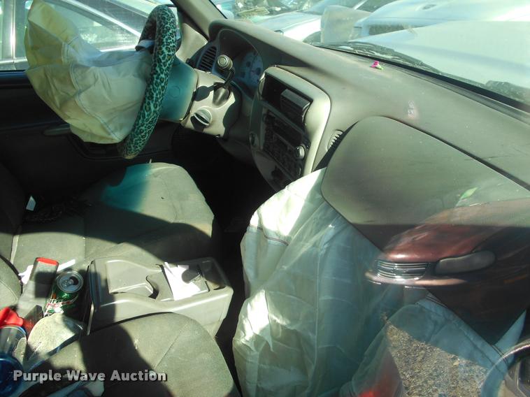 image for item AT9676 2001 Ford Explorer SUV