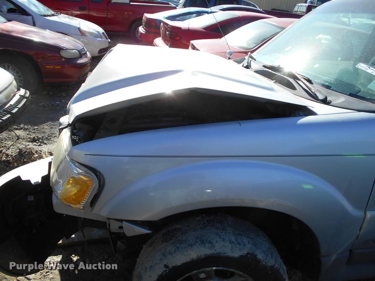 image for item AT9676 2001 Ford Explorer SUV