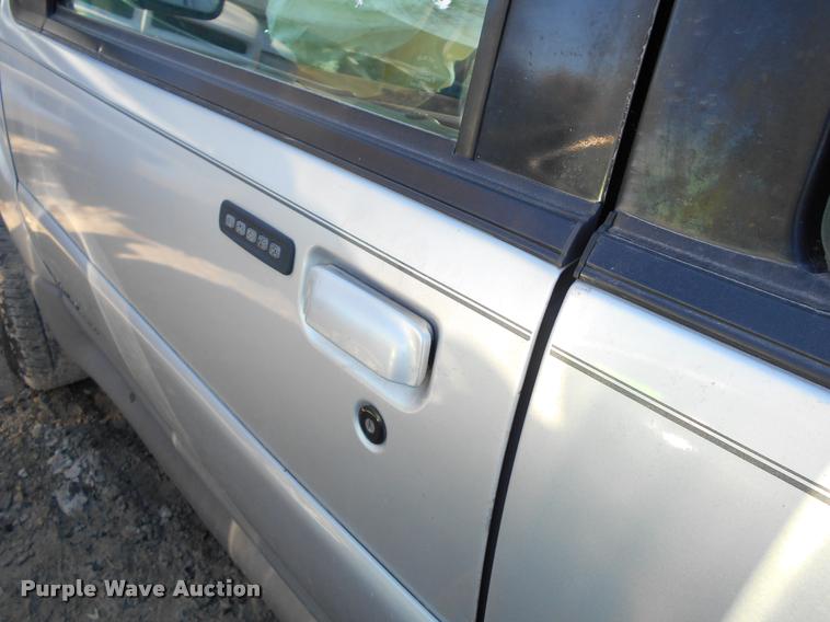 image for item AT9676 2001 Ford Explorer SUV