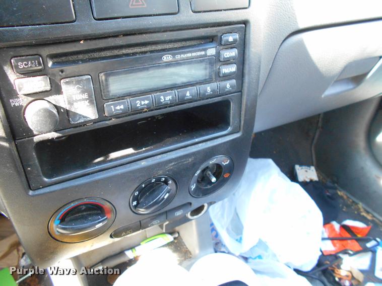 image for item AT9677 2005 Kia Rio