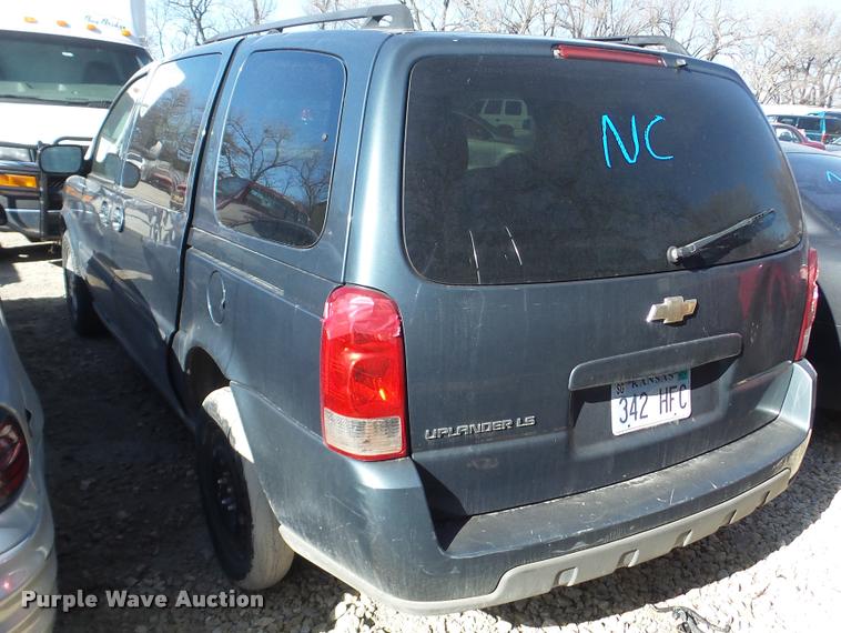 image for item AT9681 2005 Chevrolet Uplander van