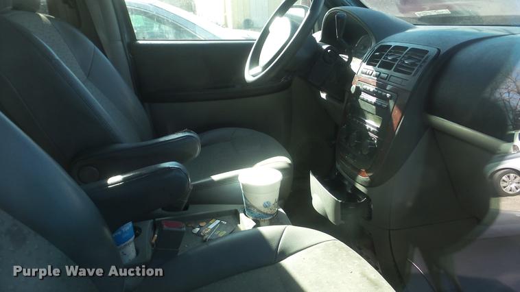 image for item AT9681 2005 Chevrolet Uplander van