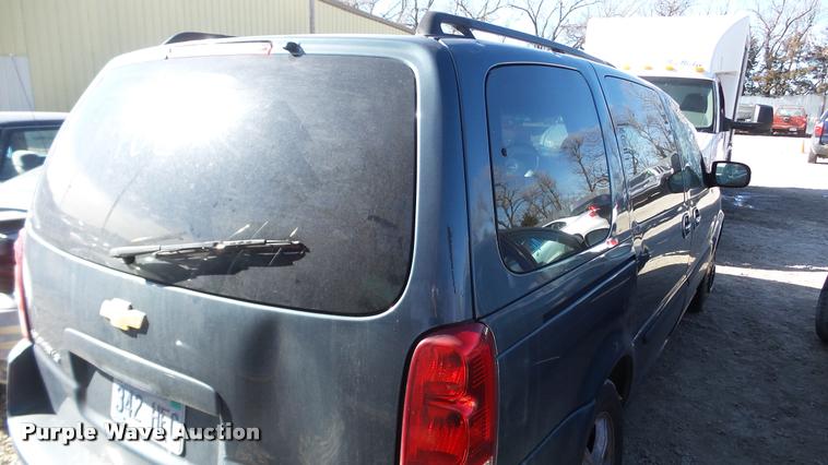 image for item AT9681 2005 Chevrolet Uplander van