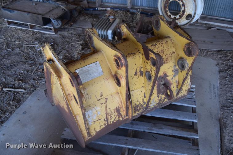 image for item BH9249 (2) excavator buckets