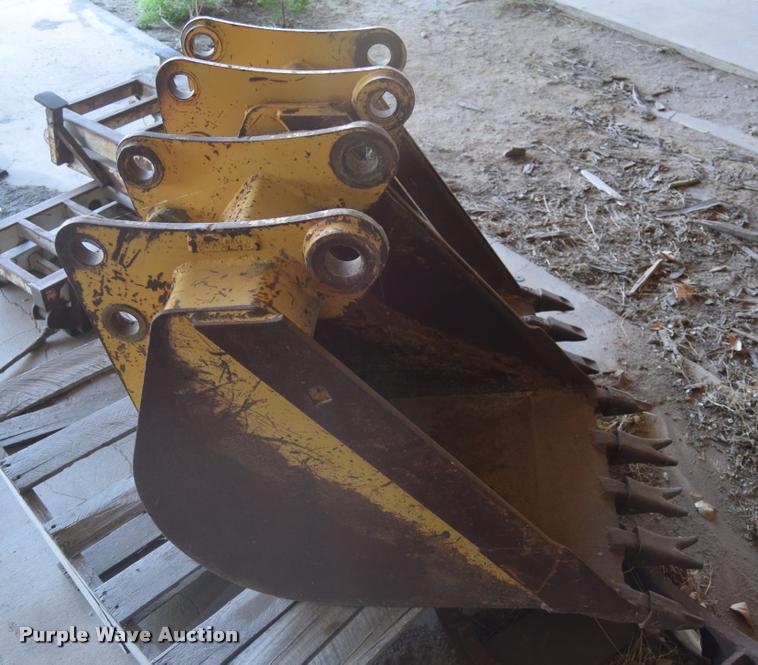image for item BH9249 (2) excavator buckets