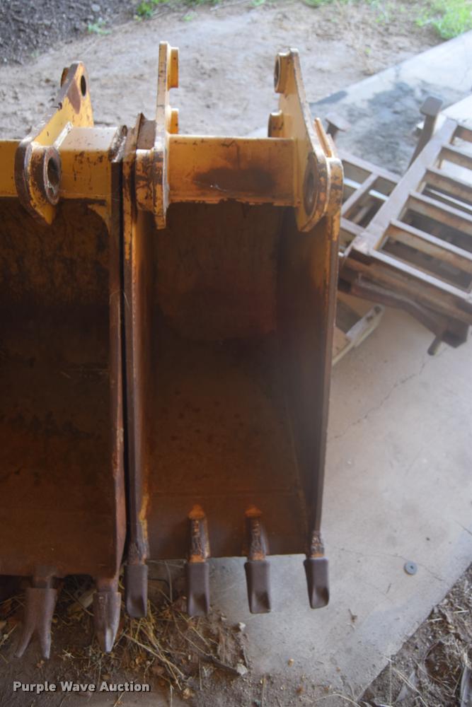 image for item BH9249 (2) excavator buckets