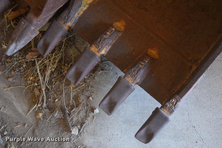 image for item BH9249 (2) excavator buckets