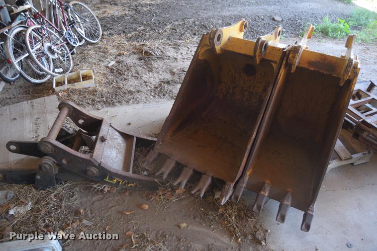 image for item BH9249 (2) excavator buckets