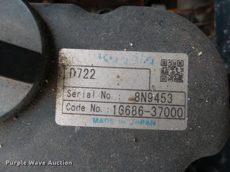 image for item BM9554 (10) Kubota D722 719L three cylinder diesel engines