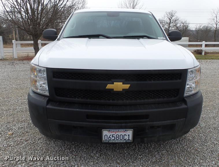 image for item BM9556 2012 Chevrolet Silverado 1500 pickup truck