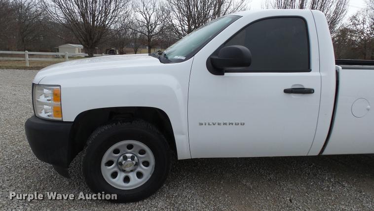 image for item BM9556 2012 Chevrolet Silverado 1500 pickup truck