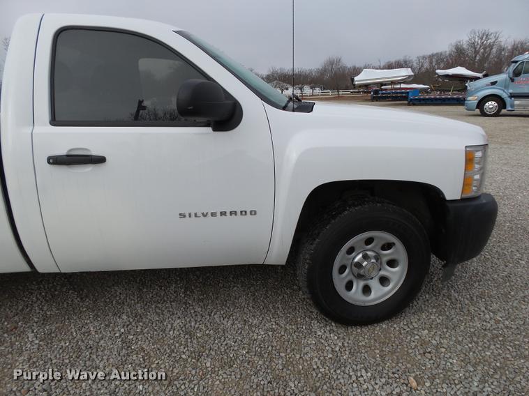 image for item BM9556 2012 Chevrolet Silverado 1500 pickup truck