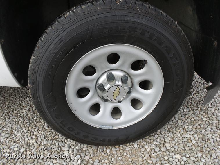 image for item BM9556 2012 Chevrolet Silverado 1500 pickup truck