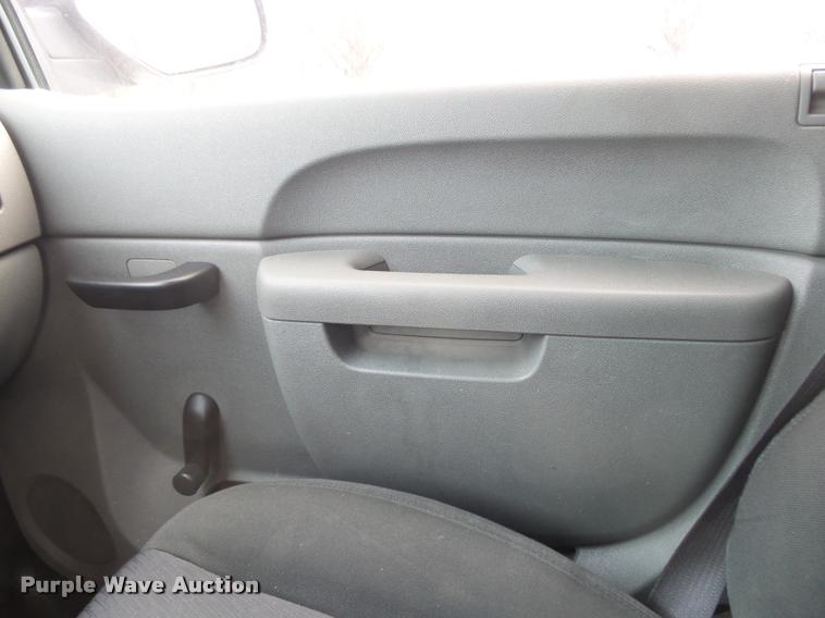 image for item BM9556 2012 Chevrolet Silverado 1500 pickup truck